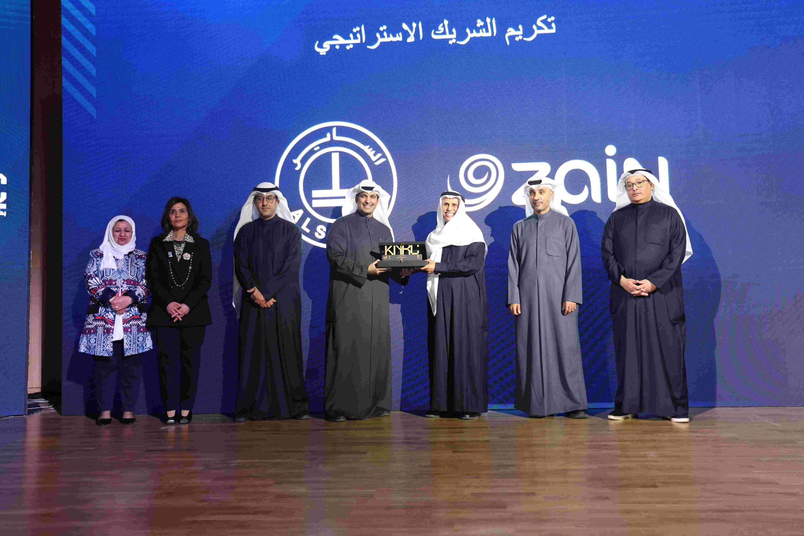 تحتفل مجموعة الساير مع الفائزين في مسابقة الكويت الوطنية  للروبوتات 2025 لإنجازاتهم المذهلة